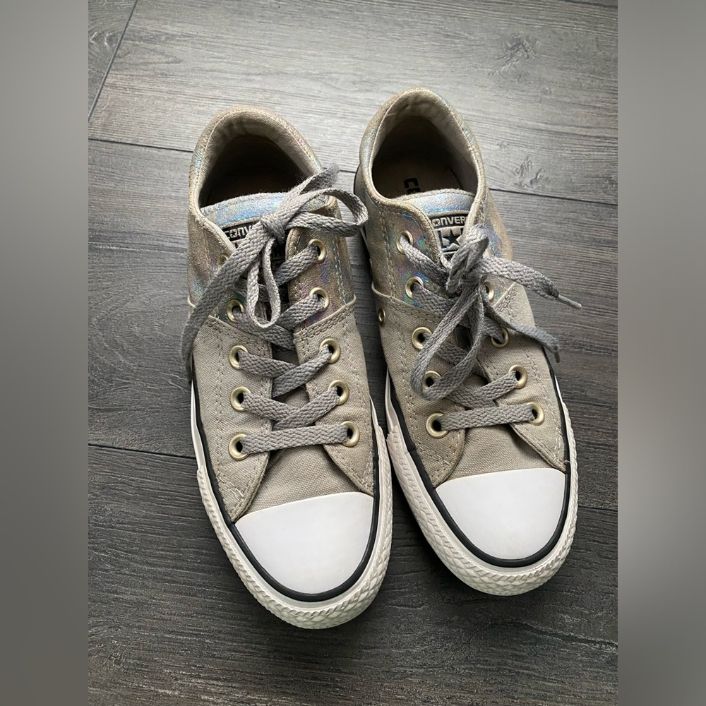 Converse Women's Chuck Taylor All Star CTAS Low Top Gray Iridescent Size 6